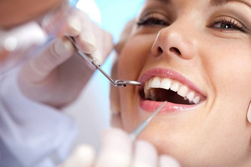 Sau nhổ răng bao lâu thì trồng implant và tại nha khoa nào