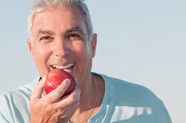 Ưu điểm của trồng răng Implant chính là khôi phục khả năng ăn nhai