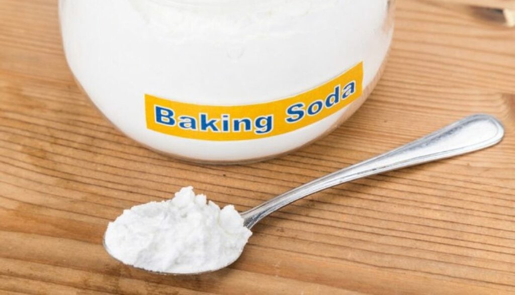 Mẹo tẩy trắng răng bằng Baking Soda