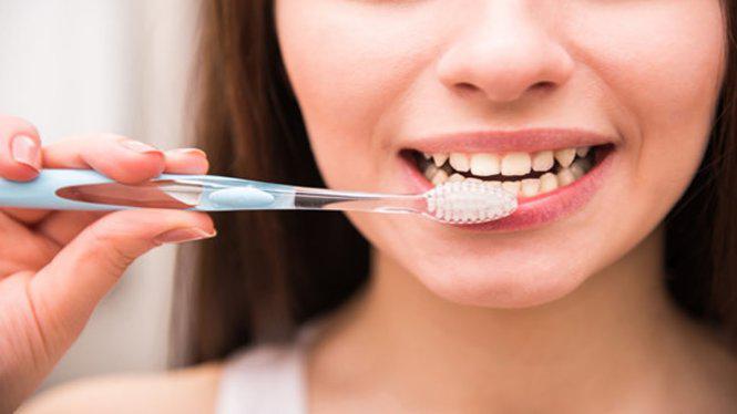 Trồng răng implant có bền không còn phụ thuộc vào nhiều yếu tố